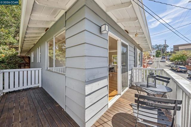 1016 Norwood Ave, Oakland, CA 94610