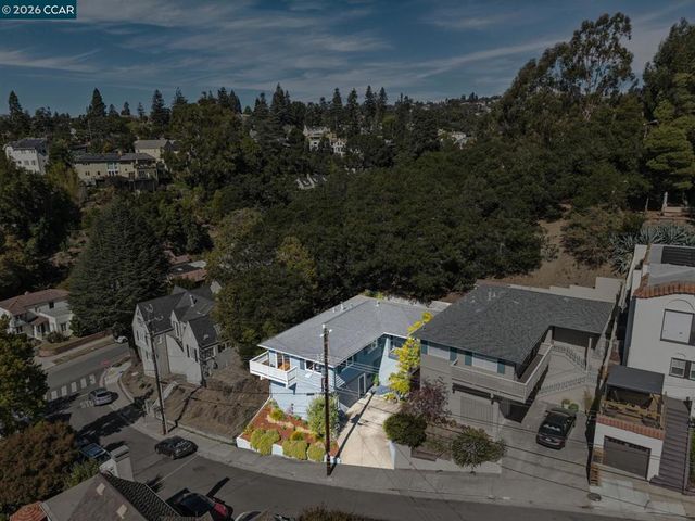 1016 Norwood Ave, Oakland, CA 94610