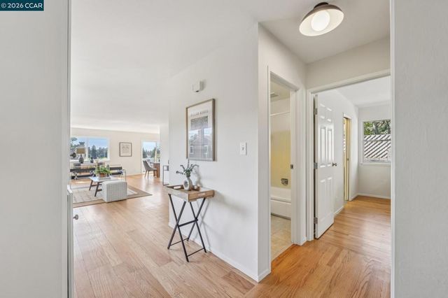 1016 Norwood Ave, Oakland, CA 94610