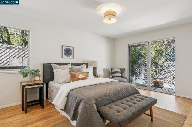 1016 Norwood Ave, Oakland, CA 94610
