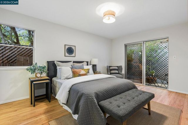 1016 Norwood Ave, Oakland, CA 94610
