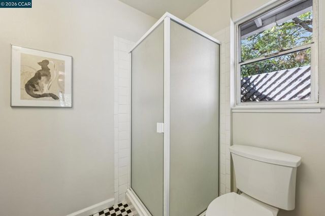 1016 Norwood Ave, Oakland, CA 94610