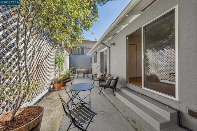 1016 Norwood Ave, Oakland, CA 94610