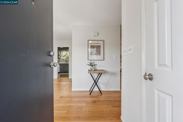 1016 Norwood Ave, Oakland, CA 94610