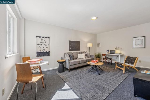 1016 Norwood Ave, Oakland, CA 94610