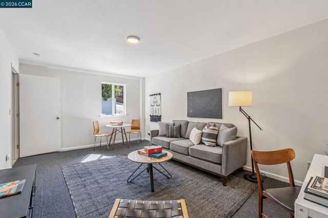 1016 Norwood Ave, Oakland, CA 94610