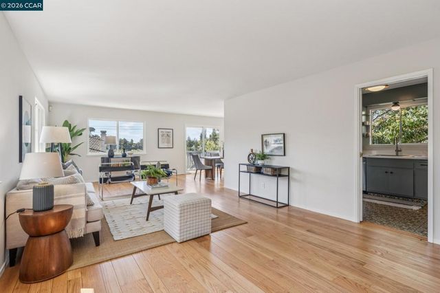 1016 Norwood Ave, Oakland, CA 94610