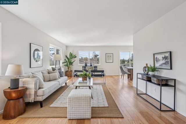 1016 Norwood Ave, Oakland, CA 94610