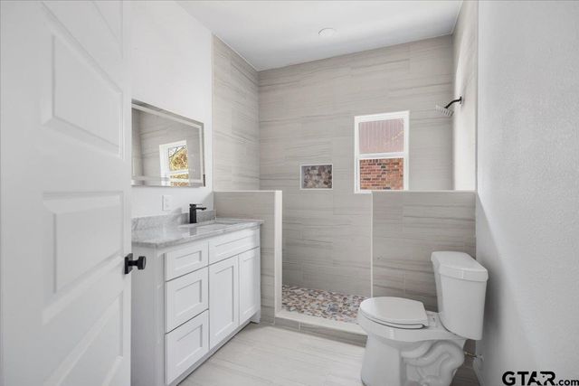 3024 FRANKSTON HWY, Tyler, TX 75701