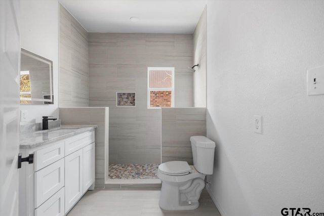 3024 FRANKSTON HWY, Tyler, TX 75701