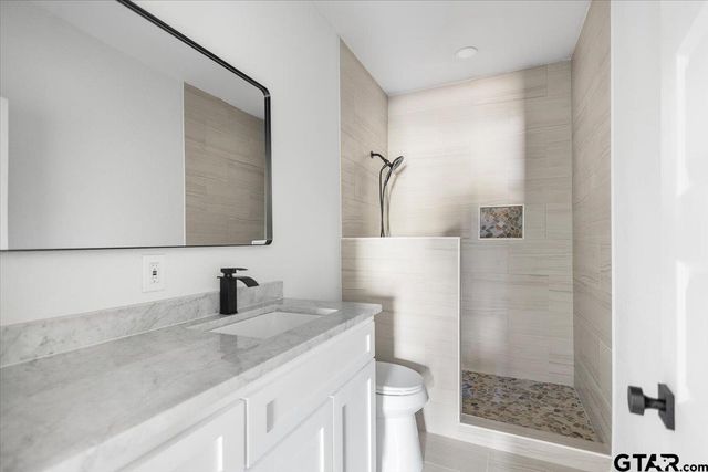 3024 FRANKSTON HWY, Tyler, TX 75701