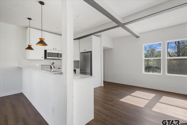 3024 FRANKSTON HWY, Tyler, TX 75701