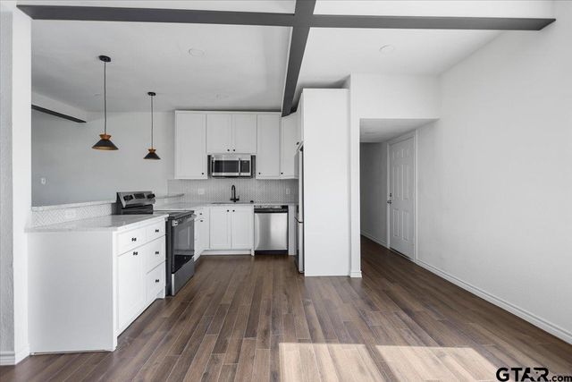 3024 FRANKSTON HWY, Tyler, TX 75701