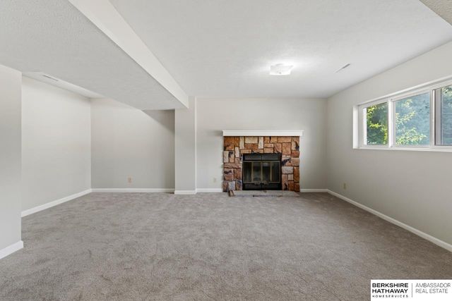 13569 Berry Circle, Omaha, NE 68135