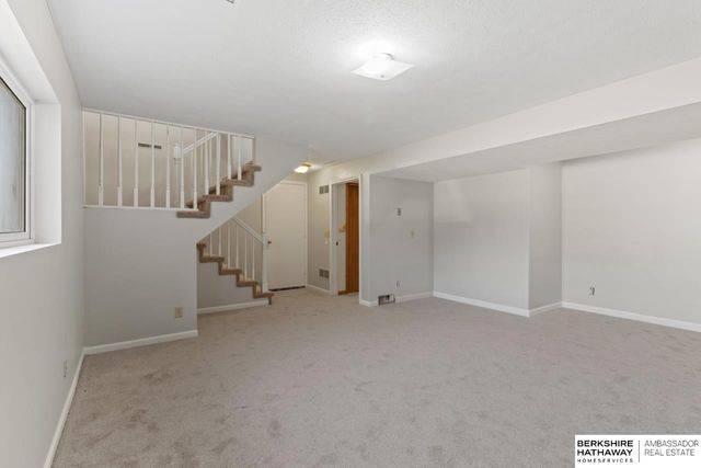 13569 Berry Circle, Omaha, NE 68135