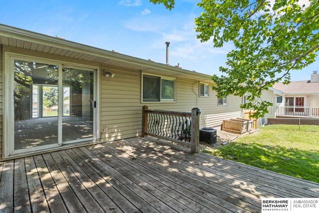 13569 Berry Circle, Omaha, NE 68135