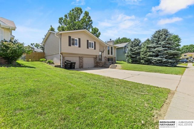 13569 Berry Circle, Omaha, NE 68135