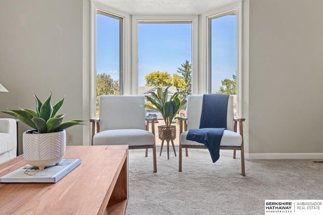 13569 Berry Circle, Omaha, NE 68135