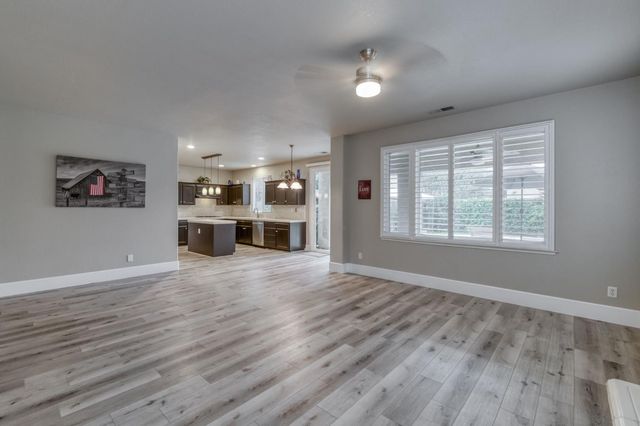 1822 N Magnolia, Clovis, CA 93619