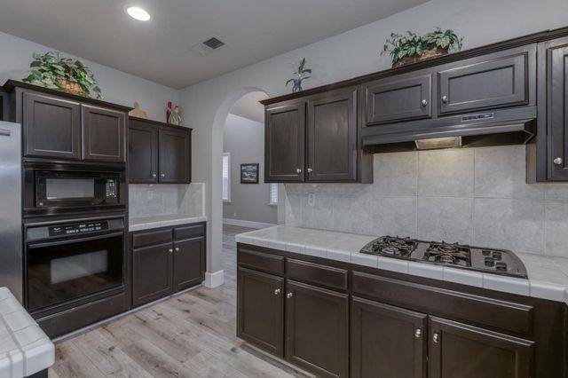 1822 N Magnolia, Clovis, CA 93619