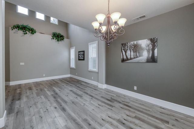 1822 N Magnolia, Clovis, CA 93619