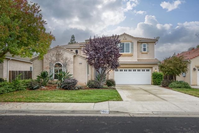 1822 N Magnolia, Clovis, CA 93619