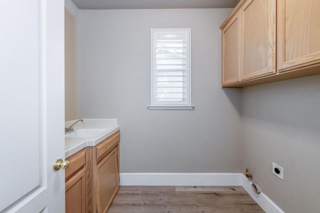 1822 N Magnolia, Clovis, CA 93619