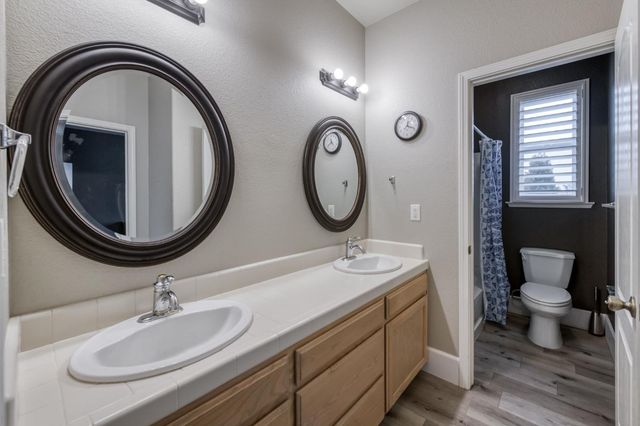 1822 N Magnolia, Clovis, CA 93619