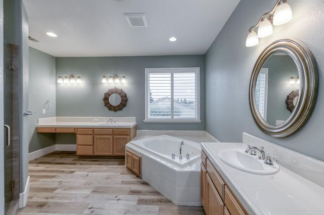 1822 N Magnolia, Clovis, CA 93619