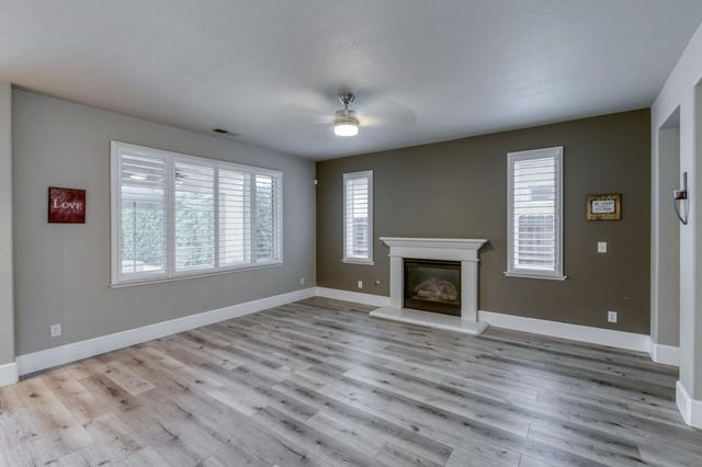 1822 N Magnolia, Clovis, CA 93619