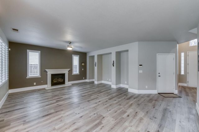 1822 N Magnolia, Clovis, CA 93619