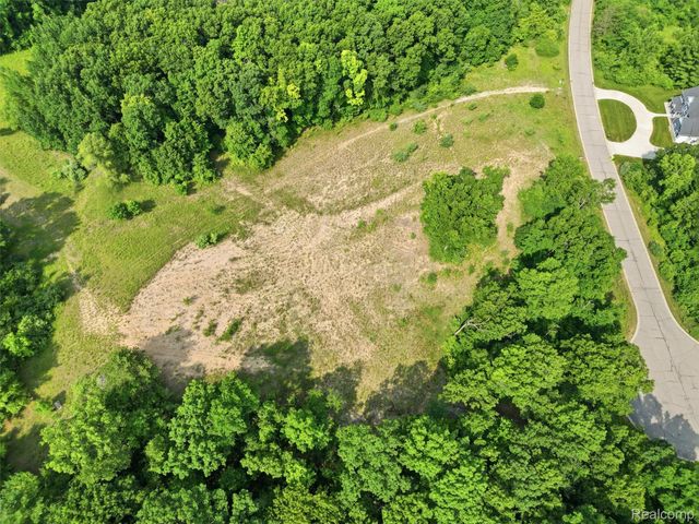 20 Grand Summit Drive, Tyrone Township, MI 48430