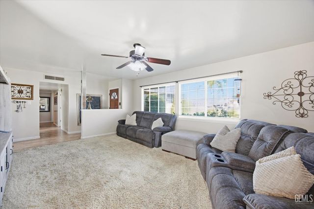 2907 Gill Avenue, Bakersfield, CA 93306