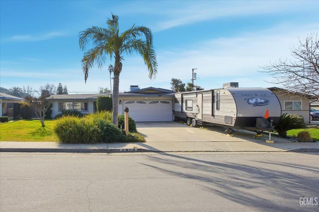 2907 Gill Avenue, Bakersfield, CA 93306