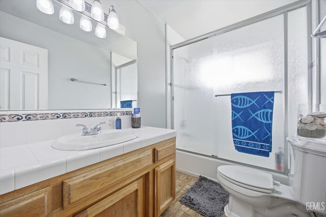 2907 Gill Avenue, Bakersfield, CA 93306