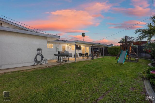 2907 Gill Avenue, Bakersfield, CA 93306