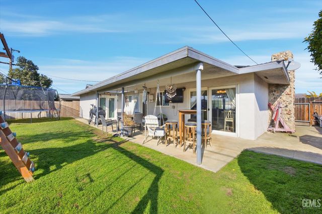 2907 Gill Avenue, Bakersfield, CA 93306