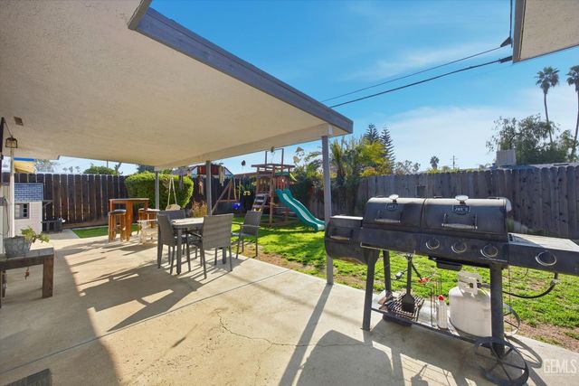 2907 Gill Avenue, Bakersfield, CA 93306