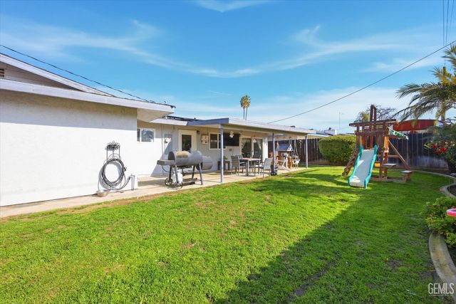 2907 Gill Avenue, Bakersfield, CA 93306