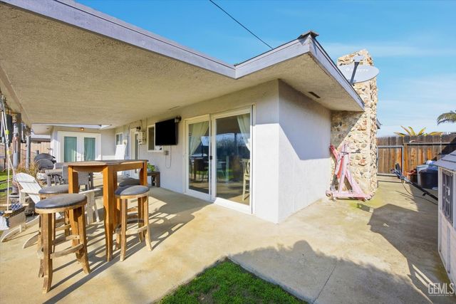 2907 Gill Avenue, Bakersfield, CA 93306