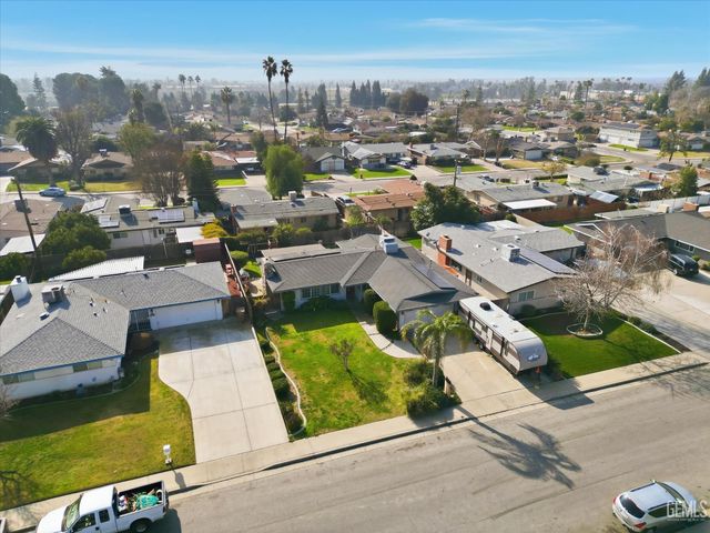 2907 Gill Avenue, Bakersfield, CA 93306