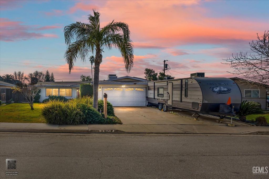 2907 Gill Avenue, Bakersfield, CA 93306