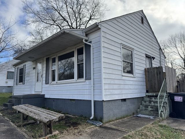 706 Monroe St, Clarksville, TN 37040