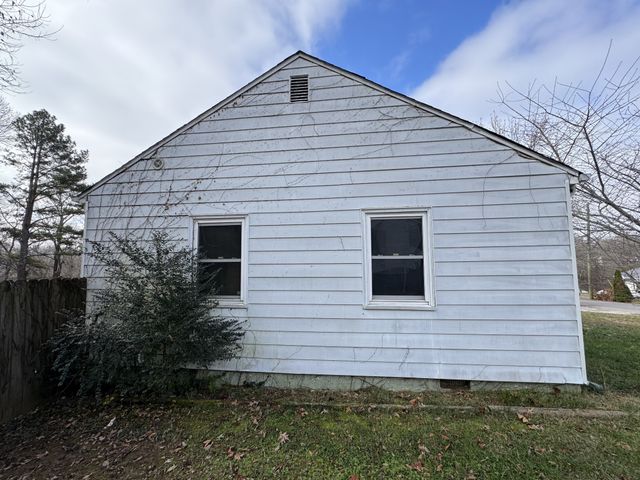 706 Monroe St, Clarksville, TN 37040