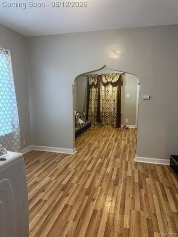 13451 Eureka Street, Hamtramck, MI 48212