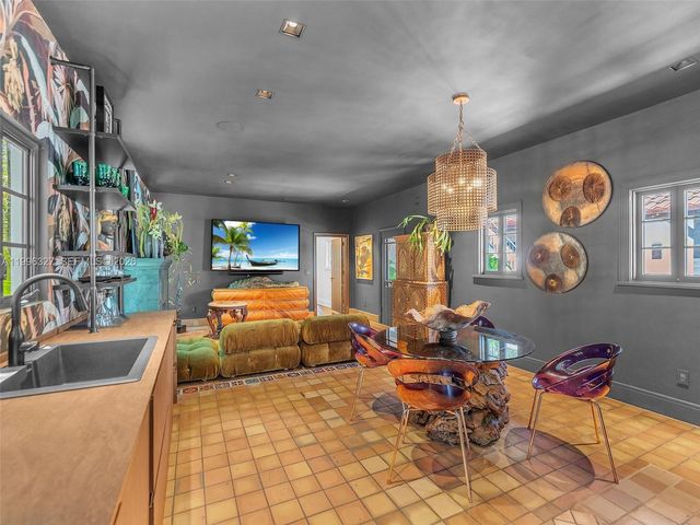 1321 Tyler St, Hollywood, FL 33019