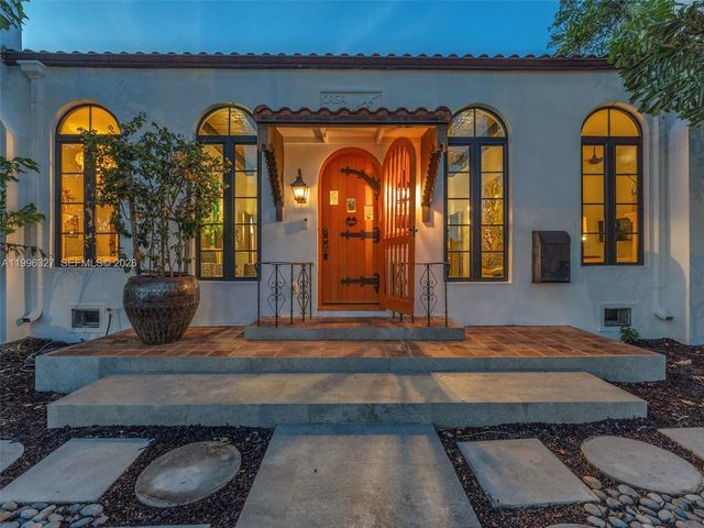 1321 Tyler St, Hollywood, FL 33019