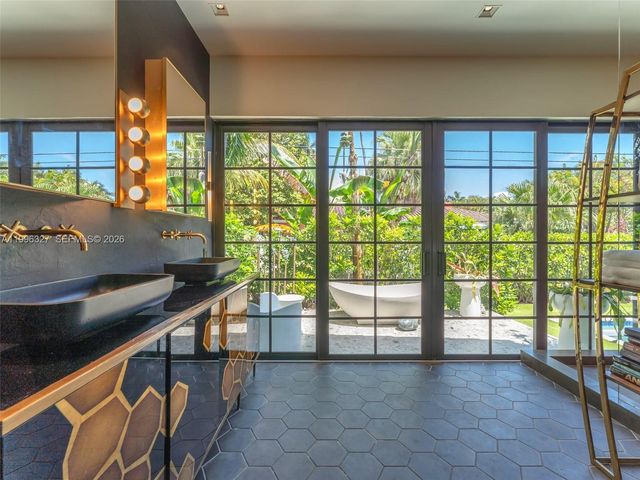 1321 Tyler St, Hollywood, FL 33019