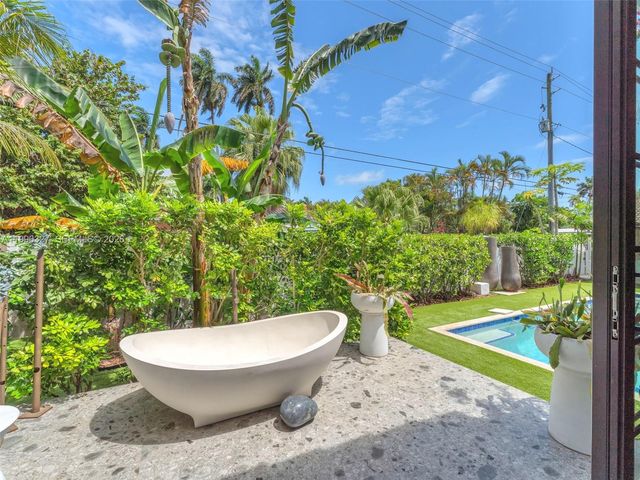 1321 Tyler St, Hollywood, FL 33019