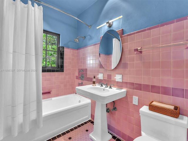 1321 Tyler St, Hollywood, FL 33019
